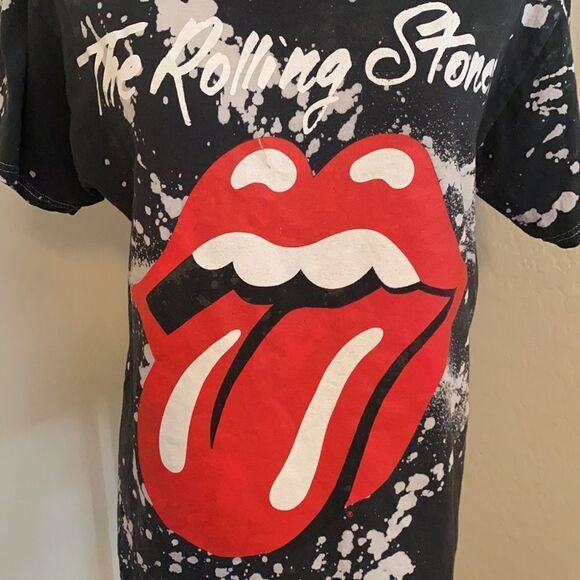 Black Bleached Distressed Acid Wash The Rolling Stones Lip Graphic Shirt - Picture 4 of 8